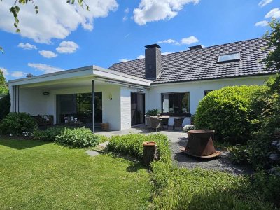 Paradiesisch! Freistehender Bungalow mit Parkgrundstück in Blumenkamp