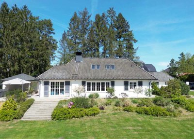 Landhaus-Ensemble in schönster Lage