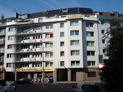 Erstbezug nach Sanierung 2-Raum-Wohnung mit Balkon in Düsseldorf-Derendorf am Münsterplatz