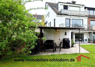 Gepflegte Doppelhaushälfte mit tollem Grundstück und viel Wohnfläche in Oberhausen Sterkrade!