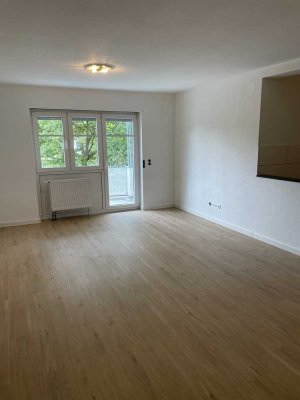 Schöne 1-Zimmer Wohnung mit Balkon in Herrnsheim  mit EBK und TG