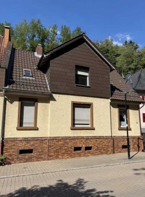 Zweifamilienhaus mit großem Garten in Bensheim-Auerbach