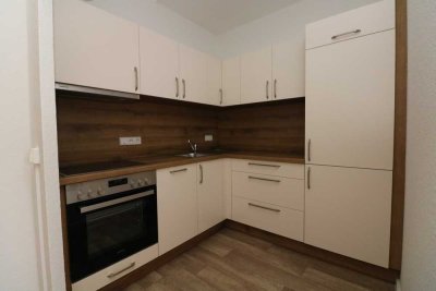 Hier schmort der Braten in der Röhre...neu sanierte 3-RW mit Einbauküche & Dusche!!!