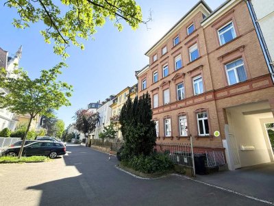 HISTORISCHER CHARME TRIFFT GEFRAGTE LAGE – 3-Zimmer-Altbauwohnung mit Balkon & Garage in Darmstadt