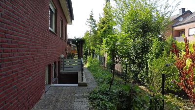 Freistehendes Einfamilienhaus mit Einliegerwohnung und Ausbaupotenzial in Mauritz-Ost