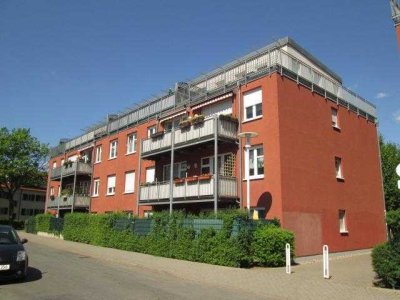 Wohnen an der Polyklinik, 2-Zimmer-Wohnung mit Terrasse zum Anschauen und Einziehen