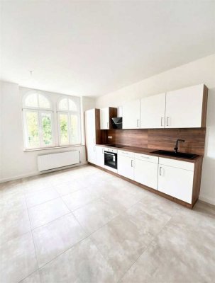 NEU & in Renovierung I neue Einbauküche I Bad mit Wanne