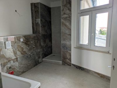 Erstbezug! Schöne helle 3-Zi.-DG.-WE mit Balkon,EBK, hochwertigen Wannenbad und Vinyl in Diemitz