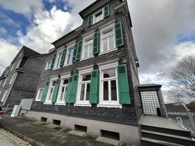 Gemütliche 3,5 Zimmer-Erdgeschosswohnung mit großer Terrasse und Garage