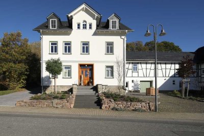 Sehr schöne 3-Zimmer-Wohnung mit gehobener Innenausstattung mit EBK in Neuerkirch