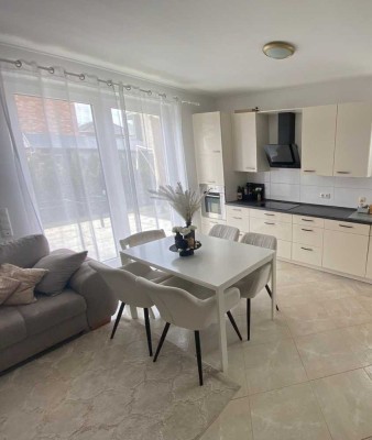 Schöne 2 Zimmer Einliegerwohnung mit Terrasse im Tornesch