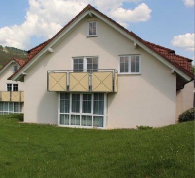 Renovierte 2-Zimmer-Erdgeschosswohnung mit Balkon und EBK in Ratshausen