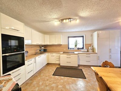 Großes EFH mit PV, Einliegeroption, Wellnessbad&Schwimmteich – Ideal für Familien&Mehrgenerationen