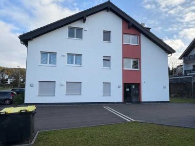 Wohnung mit Dachterasse : Exklusive 2,5-Zi.-Dachgeschosswohnung mit geh. Innenausstattung in Lindlar
