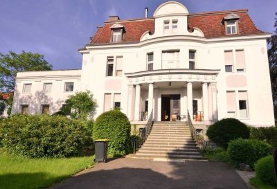 Geräumige, günstige und neuwertige 3-Zimmer-Wohnung in toller Villa!