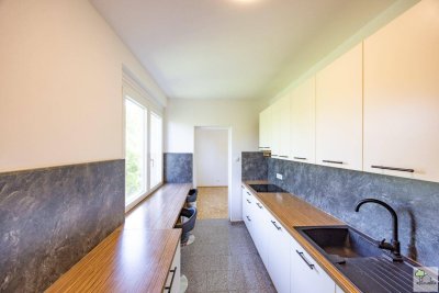 Traumhafter Ausblick - Heller, moderner Familienwohntraum mit Loggia &amp; Klimaanlage