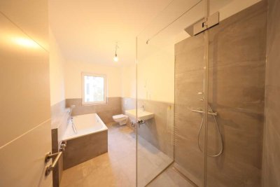 Zentrumsnahe und gehobene 2-Zimmer Wohnung mit Einbauküche