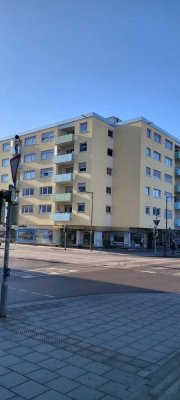Stadtmitte Neu-Ulm 3,5-Zimmer-Wohnung mit Balkon und Neuen Einbauküche
