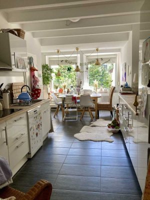 Sanierte Familienfreundliche Etagenwohnung  -4 ZKB Hof/Garten Nutzung -  Sehr nette Hausgemeinschaft