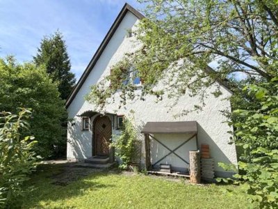 Ohlstadt: Altbau im Dornröschenschlaf auf traumhaftem Grundstück