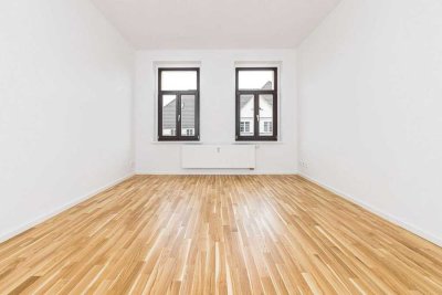 Renovierte 3-Zimmer-Altbauwohnung mit Süd-Balkon und modernem Bad