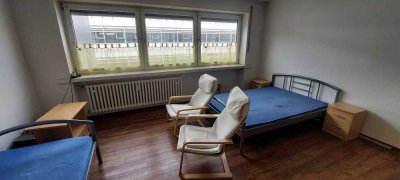 Gepflegte Wohnung mit einem Zimmer und Loggia in Ludwigshafen