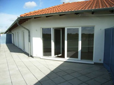 Rodenkirchen---Penthousewohnung mit 50 m² Sonnenterrasse, Aufzug und Tiefgarage