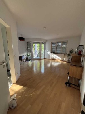 3-Zimmer-Wohnung im Erdgeschoss mit Balkon ins Grüne
