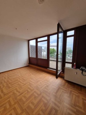 Barrierefreie 1,5-Zimmer-Terrassenwohnung mit Tiefgaragenstellplatz & Aufzug in Ludwigshafen-Süd