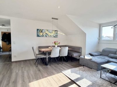 Sehr schöne, helle 4 ZKB, komplett renoviert