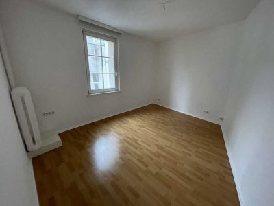 Faktor 17,44 - Vermietet -  2 Zimmer - Lübecker Altstadt mit Blick auf die Petrikirche