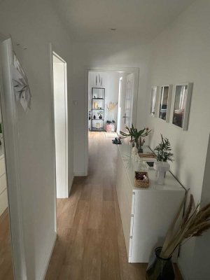 Demnächst frei: Modernisierte 3,5 Z. -Wohnung mit Balkon in Hildesheim-Neustadt