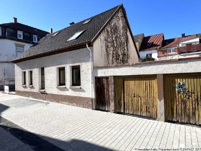 Wohnhaus auf dem "Kotten" mit Innenhof und Garagen