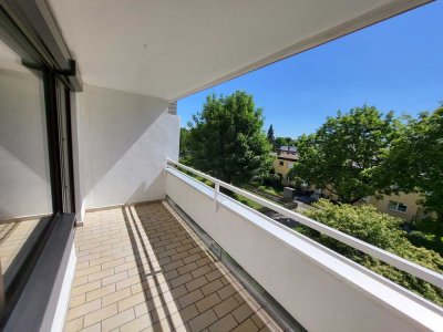 von Privat! Modernisierte großzügige 3-Zimmer-Wohnung mit Balkon