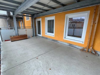 3 Zimmer Whg mit großem 18qm Südbalkon, Nähe Theresienwiese, Bad m Fenster-- LEER