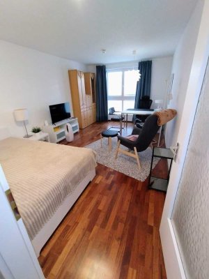 Voll möbliertes All-inclusive-Apartment inkl. Internet, Strom, Heizung und TG-Stellplatz nähe BMW