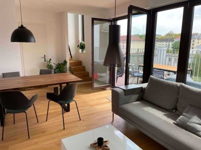 Luxus pur! Lichtdurchflutete Maisonette-Wohnung mit Dachterrasse!