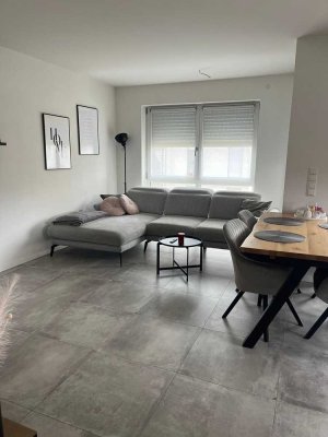 Neuwertige 3-Zimmer-Wohnung mit Balkon und Einbauküche in Schwandorf