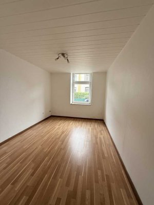 Moderne Erdgeschosswohnung – frisch renoviert, Einbauküche