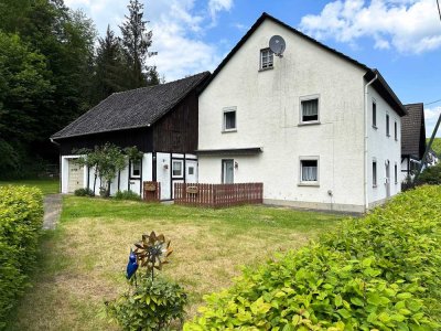Overath-Immekeppel:
Freistehendes Einfamilienhaus mit schönem Garten und angebauter Scheune