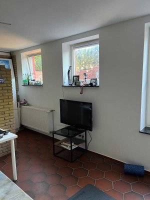 Helle Souterrain Wohnung in Berkersheim