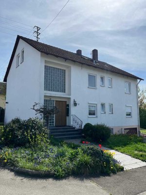 Stilvolle 4-Raum-Erdgeschosswohnung in Burtenbach