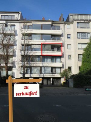 ideal geschnittene 2-Zimmer-Wohnung mit Balkon & Loggia im begehrten Düsseldorf-Golzheim