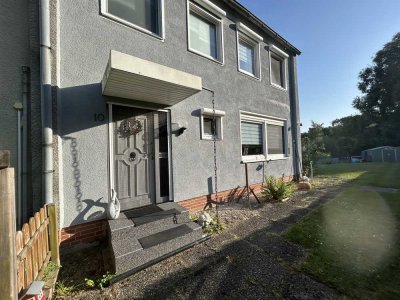 Gepflegtes Reihenendhaus mit großen Garten, Garage und Stellplätzen