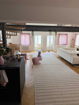 Stilvoll & exklusiv: Großzügige 5-Zimmer- Duplexwohnung mit 254 m², Balkon und Garage in Bestlage