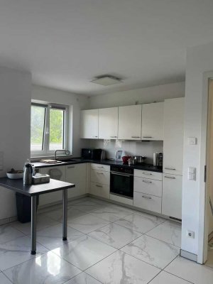 Moderne 3-Zimmer-Wohnung (2021) in Benrath – Balkon, TG-Stellplatz & Keller, Energieklasse A