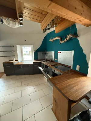 Einfamilienhaus mit Gewerbepotenzial (ideal für Praxis, Büro oder Wohneinheit im EG).