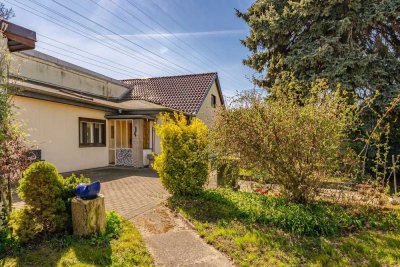 Doppelhaushälfte mit Garten, eigener Zufahrt und ruhiger Lage in Berlin-Malchow