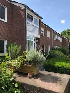 Attraktive 4-Zimmer-Erdgeschosswohnung mit Südwest-Terrasse, Blick ins Grüne plus Mansardenzimmer