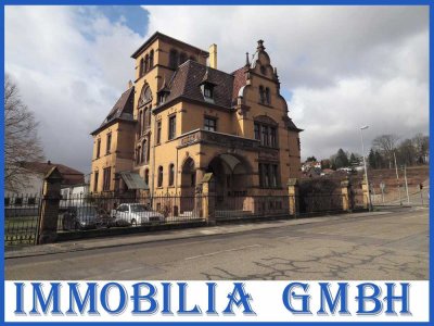 VILLA SCHWINN - Repräsentative 2,5-ZKB Altbauwohnung im DG mit EBK in ZW-City